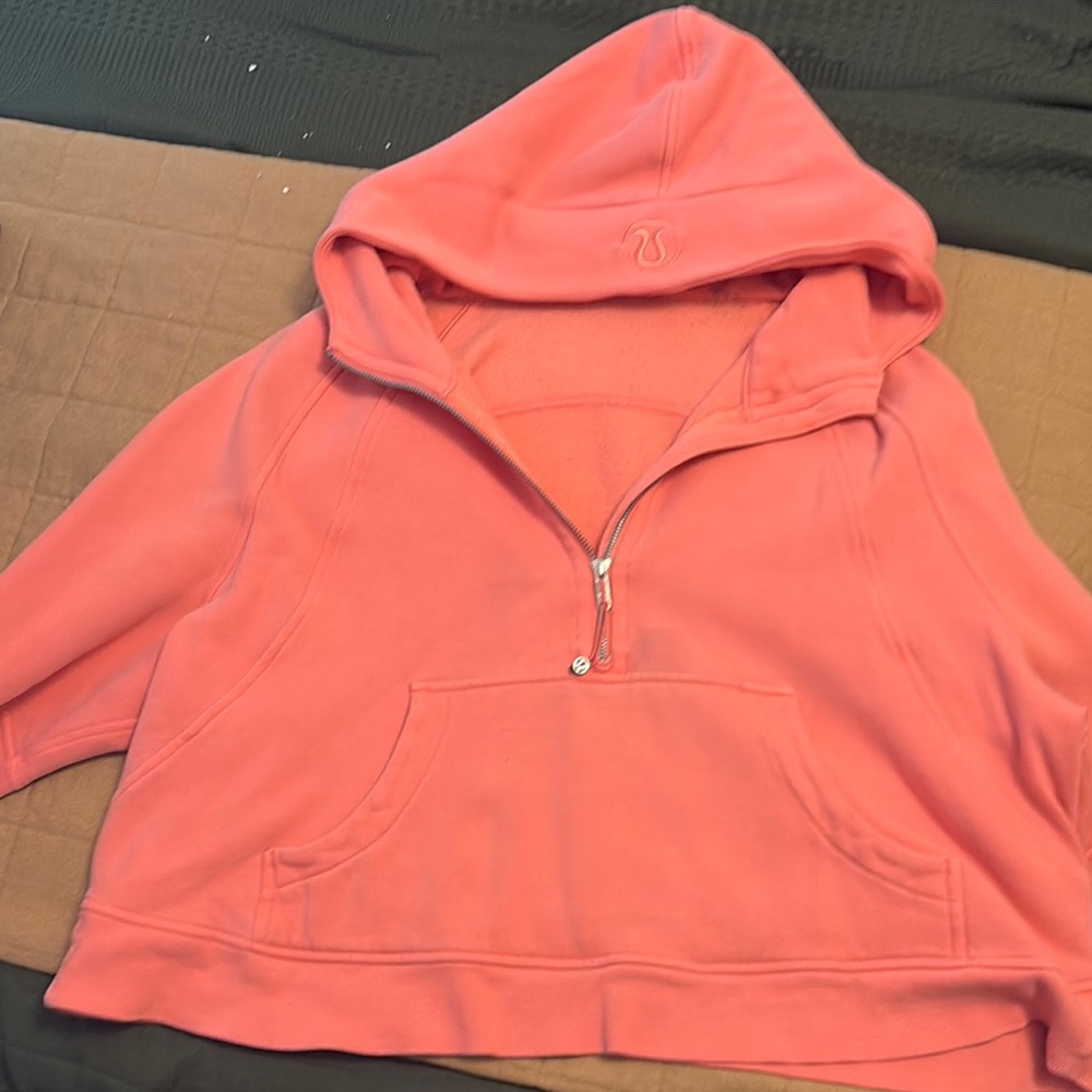 Lululemon Cropped Scuba